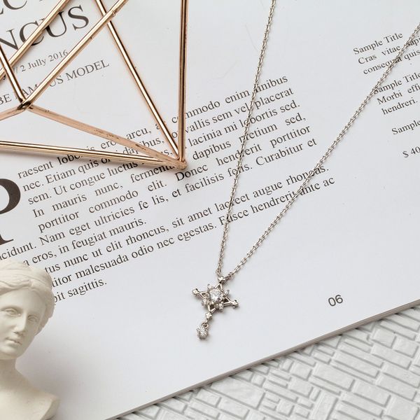 design necklace fashion pendant luxury jewelry zircon collarbone chain s925 sterling silver sweater short trinket
design necklace fashion pendant luxury jewelry zircon collarbone chain s925 sterling silver sweater short trinket