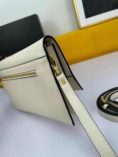 pra bag 2022 renylon re-edtion women's handbag fashion luxury cross-body bag leather shoulder
pra bag 2022 renylon re-edtion women's handbag fashion luxury cross-body bag leather shoulder