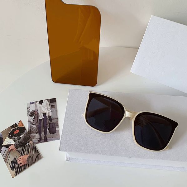 designer sunglasses fashion sunglass for women eyeglasses classic glasses luxury highultraviolet polarized uv-400 glass with boxed gifts eye, White;black
designer sunglasses fashion sunglass for women eyeglasses classic glasses luxury highultraviolet polarized uv-400 glass with boxed gifts eye, White;black
