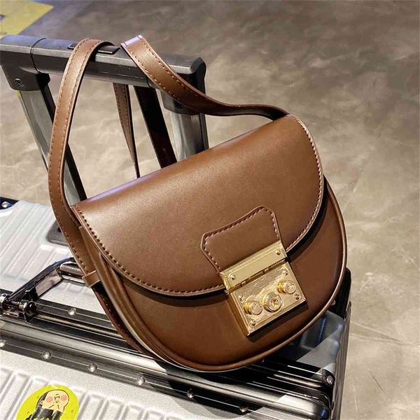 80% off outlet store this year's small bag female ins minority new single shoulder messenger bag autumn winter texture saddle factory o, Black;red
80% off outlet store this year's small bag female ins minority new single shoulder messenger bag autumn winter texture saddle factory o, Black;red