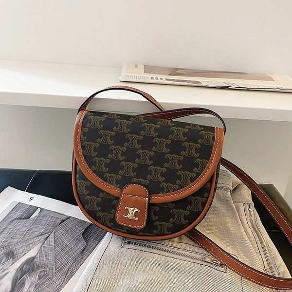 70% off 2021 new net red triumphal arch semi circular printing saddle fashion flip one shoulder messenger bag aws8
70% off 2021 new net red triumphal arch semi circular printing saddle fashion flip one shoulder messenger bag aws8