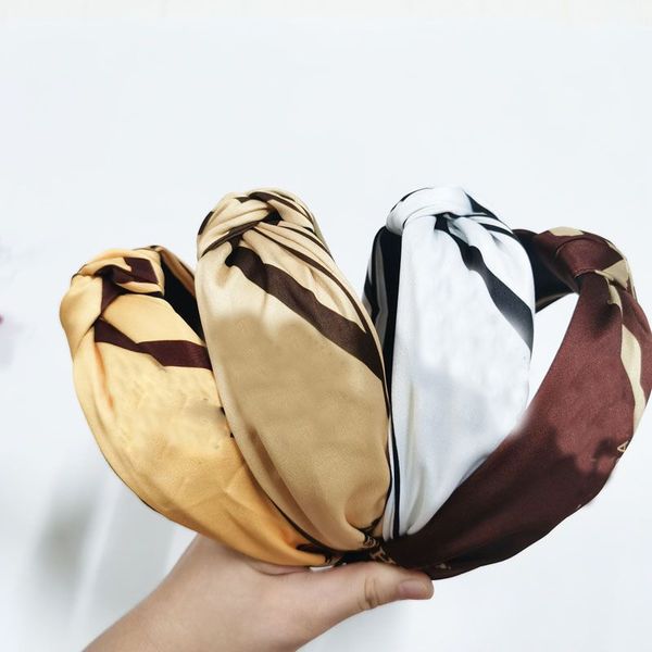 4colors designer brand twist turban horse letter print headband prints for women stretch hairbands sport headbands yoga headwrap bandana gir, Silver
4colors designer brand twist turban horse letter print headband prints for women stretch hairbands sport headbands yoga headwrap bandana gir, Silver