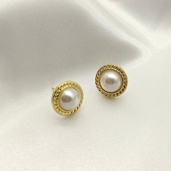 stud simple and fashionable big pearl shape metal engraved round earrings generous decent professional women, Golden;silver
stud simple and fashionable big pearl shape metal engraved round earrings generous decent professional women, Golden;silver