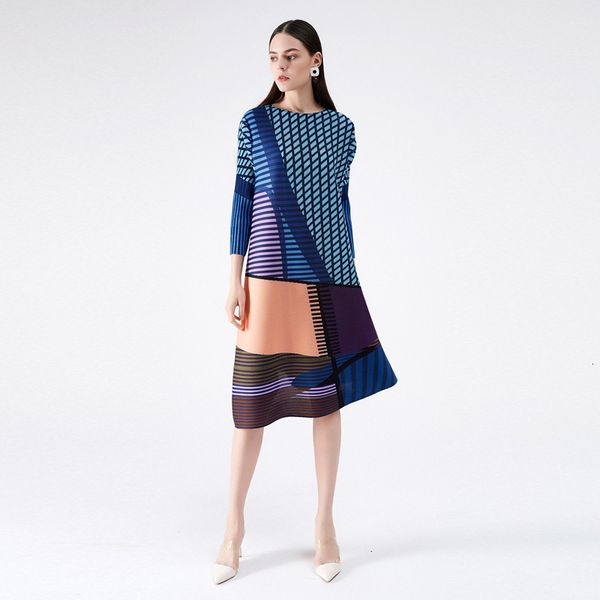 wild round goal hit casaul autumn tide 2021 dress plied geometric female seven mangoes over size, Black;gray
wild round goal hit casaul autumn tide 2021 dress plied geometric female seven mangoes over size, Black;gray