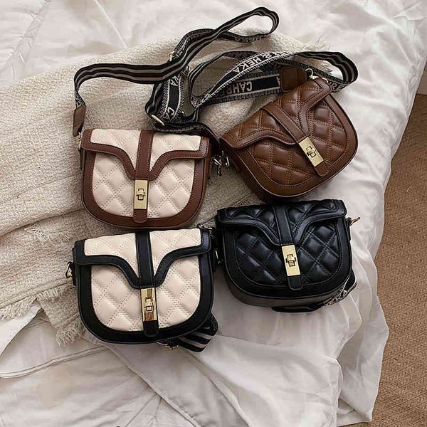 2022 factory wholesale new bag women's korean version single diagonal span large capacity sewing lock flip wide shoulder saddle bag
2022 factory wholesale new bag women's korean version single diagonal span large capacity sewing lock flip wide shoulder saddle bag