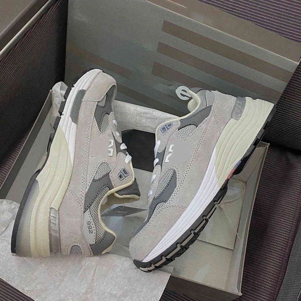 yuanzu grey nb992 women's thick soled sports shoes men's and lovers' running leisure single dad
yuanzu grey nb992 women's thick soled sports shoes men's and lovers' running leisure single dad