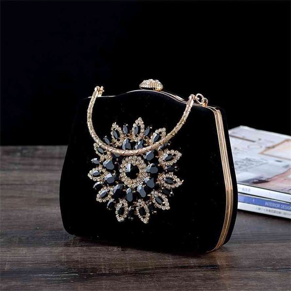 new style hand-held velvet with diamond for banquet, tuxedo, hanfu, qipao and straddle bag
new style hand-held velvet with diamond for banquet, tuxedo, hanfu, qipao and straddle bag