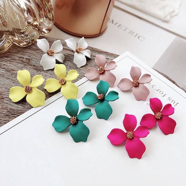 fashion plant resin women hyperbole stud earrings small fresh earrings with color flowers women jewelry gift, Golden;silver
fashion plant resin women hyperbole stud earrings small fresh earrings with color flowers women jewelry gift, Golden;silver
