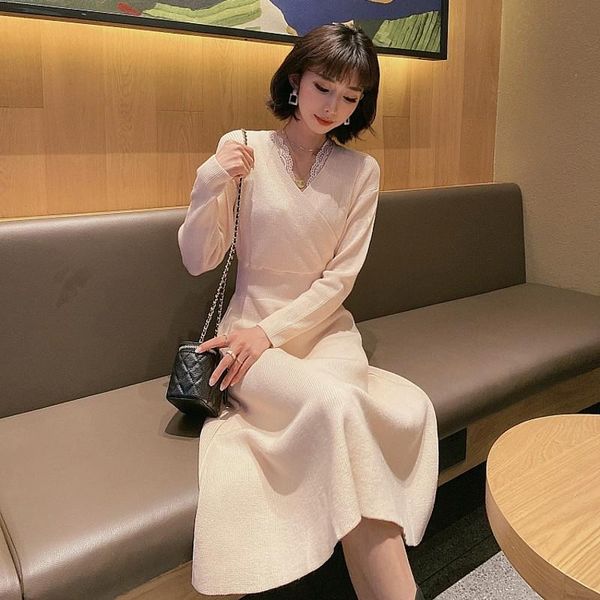 casual dresses arrival 2021 women fall winter v neck temperament solid lace patchwork slim long sleeve a line midi knit sweater dress, Black;gray
casual dresses arrival 2021 women fall winter v neck temperament solid lace patchwork slim long sleeve a line midi knit sweater dress, Black;gray