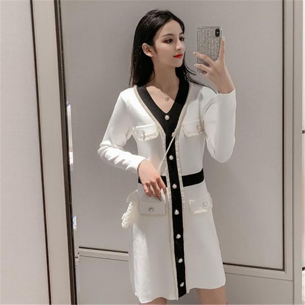 casual dresses fashion designer week autumn 2021 french v-neck and long sleeve knitted dress women slim tassels, Black;gray
casual dresses fashion designer week autumn 2021 french v-neck and long sleeve knitted dress women slim tassels, Black;gray