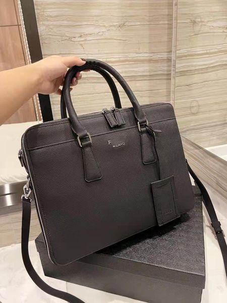 2021 designers mens crossbody bags luxury men briefcases brand nylon messenger envelope bag fashion purses single shoulder with triangle pd
2021 designers mens crossbody bags luxury men briefcases brand nylon messenger envelope bag fashion purses single shoulder with triangle pd