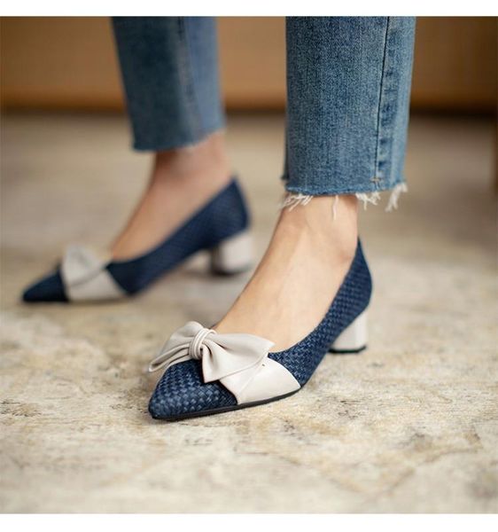 sweet color matching bowknot medium heel shoes stitched with braided pointed thick large size 44 45 46 47 48 dress, Black
sweet color matching bowknot medium heel shoes stitched with braided pointed thick large size 44 45 46 47 48 dress, Black