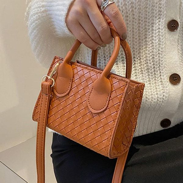 evening bags 2021 texture messenger women's weave shoulder portable mini square designer brand purse and pu leather bag
evening bags 2021 texture messenger women's weave shoulder portable mini square designer brand purse and pu leather bag