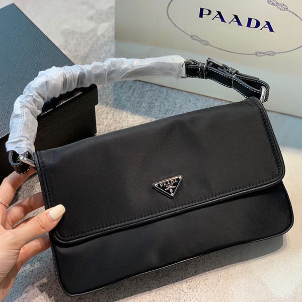 2021 new p family armpit medieval simple commuter nylon postman bag parachute cloth fashion men's and women's backpack crossbody b
2021 new p family armpit medieval simple commuter nylon postman bag parachute cloth fashion men's and women's backpack crossbody b