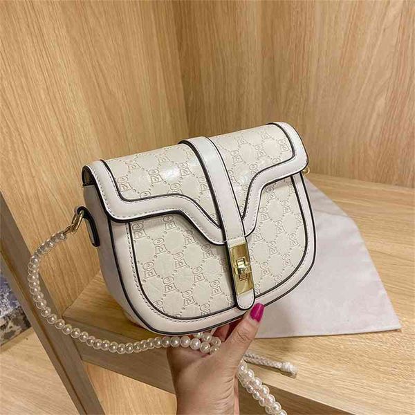 summer popular saddle bag women's fashion net red pearl chain bag messenger single shoulder 60% off wholesale sales
summer popular saddle bag women's fashion net red pearl chain bag messenger single shoulder 60% off wholesale sales
