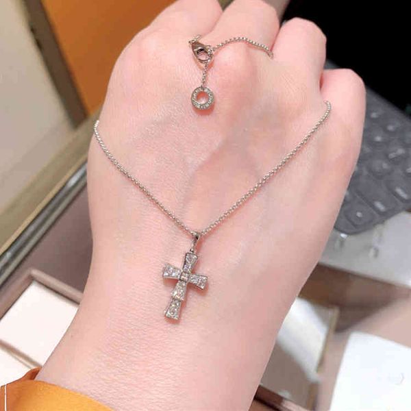the new high version baojia full diamond cross necklace 925 silver 18k gold men's and women's same style couple pendant clavicle c
the new high version baojia full diamond cross necklace 925 silver 18k gold men's and women's same style couple pendant clavicle c