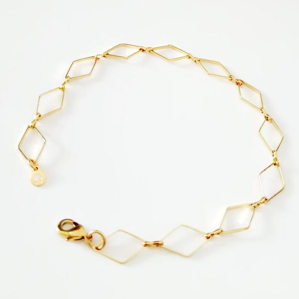 link, chain bracelets for women cute link simple design lady gold bracelet bangles fashion 2021, Black
link, chain bracelets for women cute link simple design lady gold bracelet bangles fashion 2021, Black