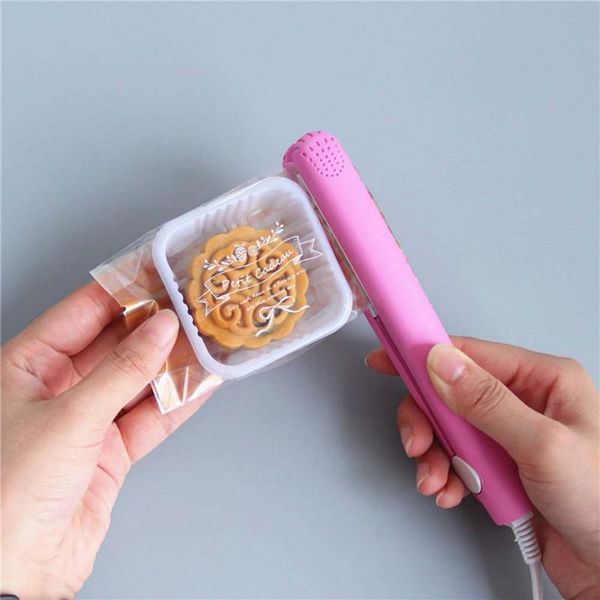 mini electric vacuum portable bag clips handheld heat sealing machine seal packing plastic household tools
mini electric vacuum portable bag clips handheld heat sealing machine seal packing plastic household tools