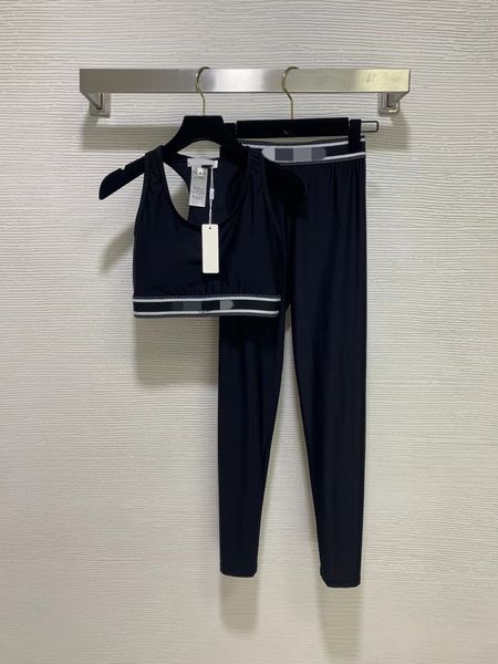 women's tracksuits 2021 autumn winter fashion yoga pant and brand same style 2 ieces sets 1027-10, Gray
women's tracksuits 2021 autumn winter fashion yoga pant and brand same style 2 ieces sets 1027-10, Gray