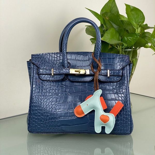 crocodile cowhide bag women's hand 2021 new leisure one shoulder high capacity messenger
crocodile cowhide bag women's hand 2021 new leisure one shoulder high capacity messenger