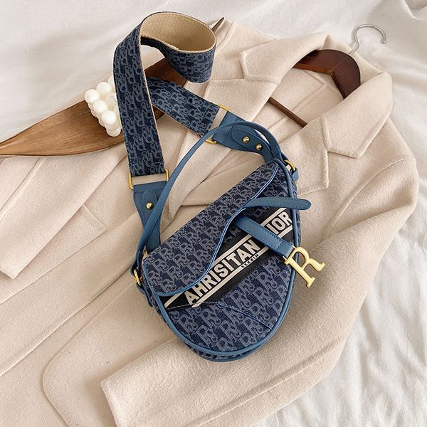 luxury handbags women's woollen letter fashion canvas saddle versatile wide shoulder strap messenger women's rivet portable bag qw
luxury handbags women's woollen letter fashion canvas saddle versatile wide shoulder strap messenger women's rivet portable bag qw