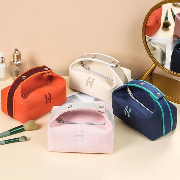 storage bags portable travel bag organizer cosmetic cloth underwear toiletry suitcase makeup
storage bags portable travel bag organizer cosmetic cloth underwear toiletry suitcase makeup