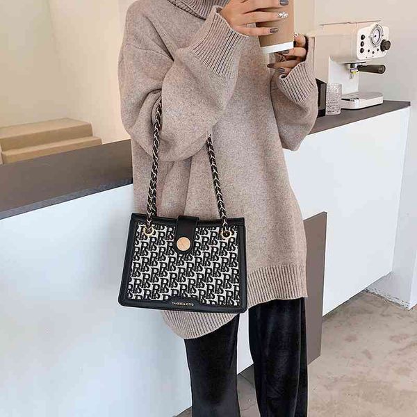 classic ins network red live broadcast bag sdesign autumn and winter new korean version fashion color contrast splicing chain hands
classic ins network red live broadcast bag sdesign autumn and winter new korean version fashion color contrast splicing chain hands