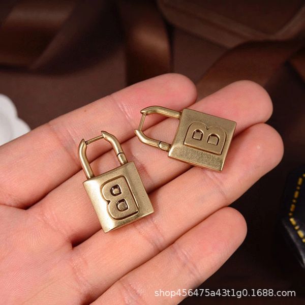 studs earrings paris home personalized earring lock b letter metal simple and exquisite design sense female anti allergy, Golden;silver
studs earrings paris home personalized earring lock b letter metal simple and exquisite design sense female anti allergy, Golden;silver