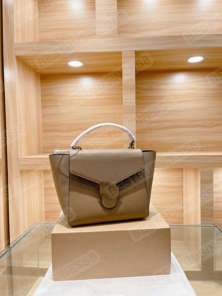 female designer handbag large capacity single shoulder messenger all-match fashionable size 23 28 multicolor matching box wristlet
female designer handbag large capacity single shoulder messenger all-match fashionable size 23 28 multicolor matching box wristlet