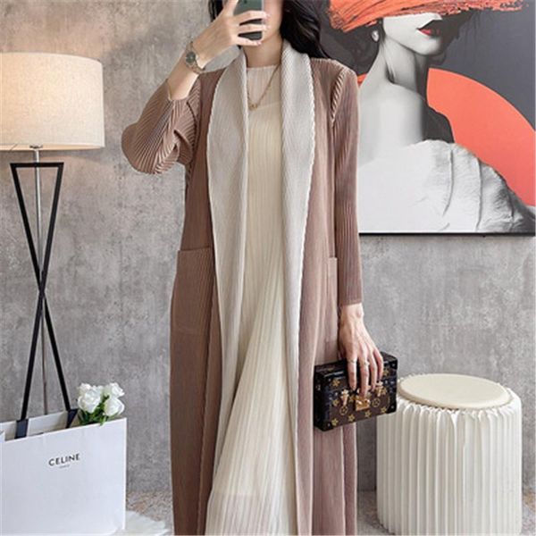 women's trench coats miyake fold autumn and winter korean version of the coat stitching jacket slim thin mid-length lapel windbreaker, Tan;black
women's trench coats miyake fold autumn and winter korean version of the coat stitching jacket slim thin mid-length lapel windbreaker, Tan;black