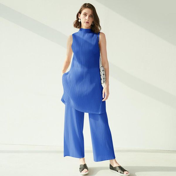 two piece set women 2021 summer stand collar sleeveless long + straight pants thin loose elastic miyake pleated pant suits dress, White
two piece set women 2021 summer stand collar sleeveless long + straight pants thin loose elastic miyake pleated pant suits dress, White