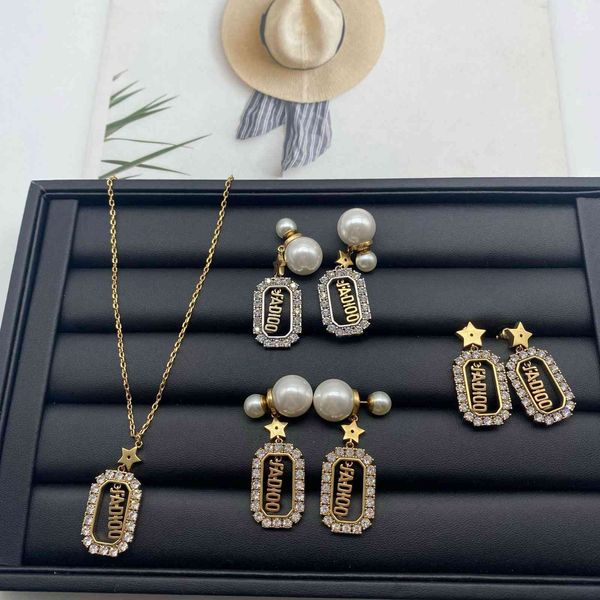 star letter pearl earrings female minority design net red diamond clavicle chain necklace female, Golden;silver
star letter pearl earrings female minority design net red diamond clavicle chain necklace female, Golden;silver