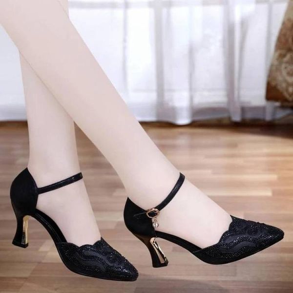 high-heeled sandals 2021 ladies summer pointed fine heel baotou shoes women's word buckle wild, Black
high-heeled sandals 2021 ladies summer pointed fine heel baotou shoes women's word buckle wild, Black
