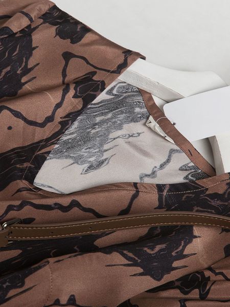dress mulberry coffee black pattern small heavy temperament v-neck short sleeve lace-up silk, Black;gray
dress mulberry coffee black pattern small heavy temperament v-neck short sleeve lace-up silk, Black;gray