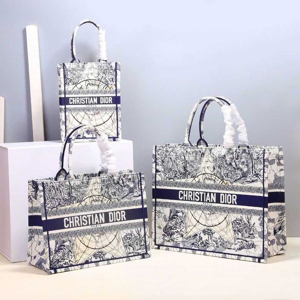 dio / di exclusive book tote blue earth embroidery tote bag edition zly