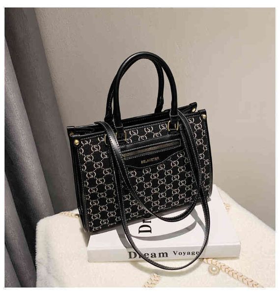 2022 latest luggage factory wholesale high sense women's high-capacity portable shoulder versatile messenger bag
2022 latest luggage factory wholesale high sense women's high-capacity portable shoulder versatile messenger bag