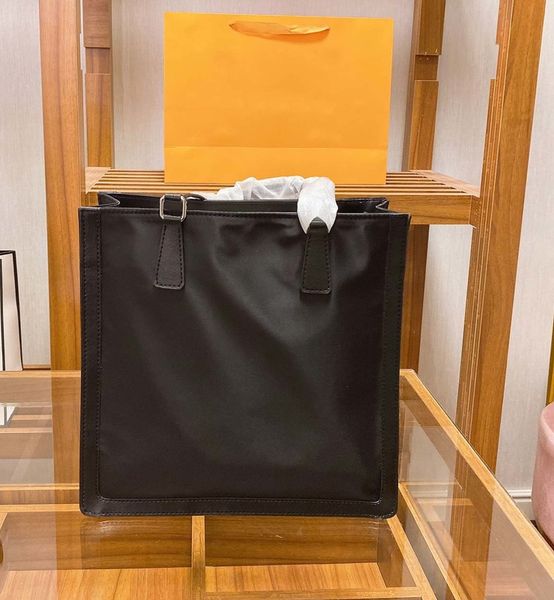 2021 luxury 5a classic brand black shopping bag canvas nylon large capacity handbag ladies shou, Red;black
2021 luxury 5a classic brand black shopping bag canvas nylon large capacity handbag ladies shou, Red;black