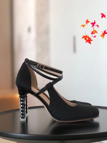 2021 fashion women shoes pumps casual sandals designer leather spikes slingback high heels designers luxury slides shoess with logo and box, Black
2021 fashion women shoes pumps casual sandals designer leather spikes slingback high heels designers luxury slides shoess with logo and box, Black