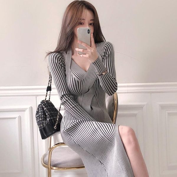 casual dresses sheet irregular strained shoulders v-neck dunne 2021 lent brand gentle wind women clothing trui winter, Black;gray
casual dresses sheet irregular strained shoulders v-neck dunne 2021 lent brand gentle wind women clothing trui winter, Black;gray