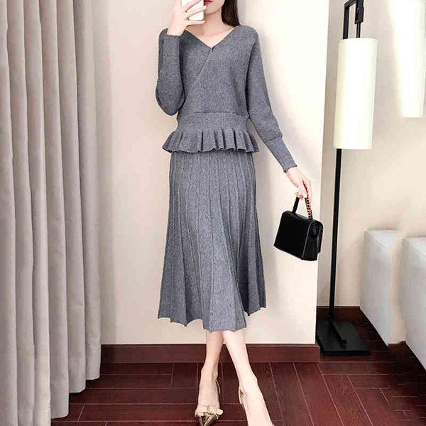 women autumn winter v-neck long sleeve ruffles sweater + midi pleated skirt elegant knit 2 piece set p-265, White
women autumn winter v-neck long sleeve ruffles sweater + midi pleated skirt elegant knit 2 piece set p-265, White