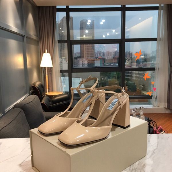 2021 genuine leather woman shoes high heels fashion designer luxury sandals women pumps wedding dress shoe with logo and box size 35-41 -h33, Black
2021 genuine leather woman shoes high heels fashion designer luxury sandals women pumps wedding dress shoe with logo and box size 35-41 -h33, Black