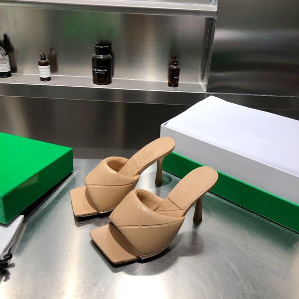 2021 the most women's high-heeled sandals, inside and outside leather , luxurious comfortable, Black
2021 the most women's high-heeled sandals, inside and outside leather , luxurious comfortable, Black