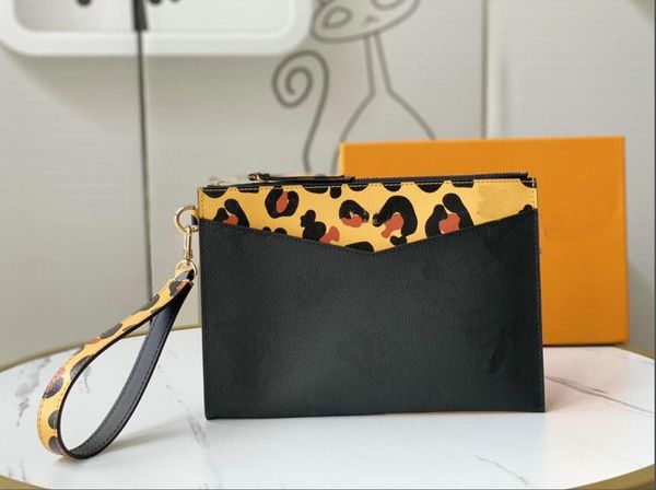 travel toiletry pouch protection makeup bags clutch women leather waterproof cosmetic for men with dust bag m68705 23x16x2cm
travel toiletry pouch protection makeup bags clutch women leather waterproof cosmetic for men with dust bag m68705 23x16x2cm