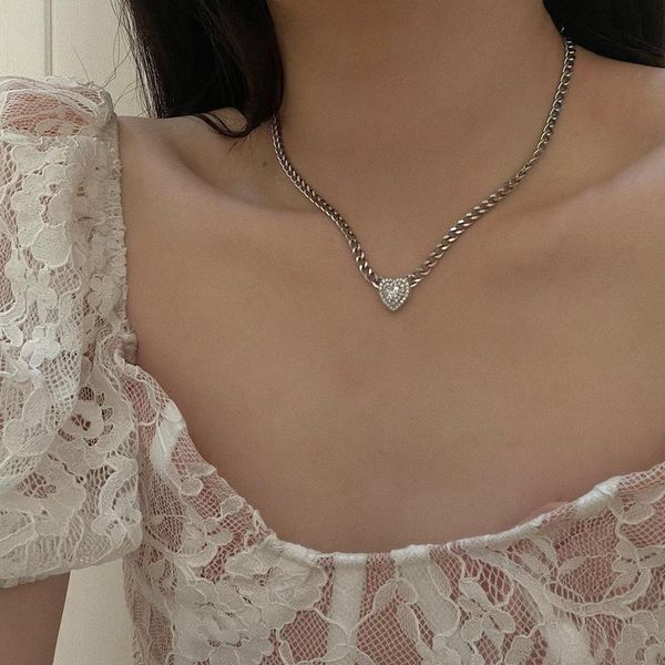 chains 2021 kpop silver color titanium steel zircon love heart pendant clavicle chain necklace for woman girls aesthetic jewelry
chains 2021 kpop silver color titanium steel zircon love heart pendant clavicle chain necklace for woman girls aesthetic jewelry