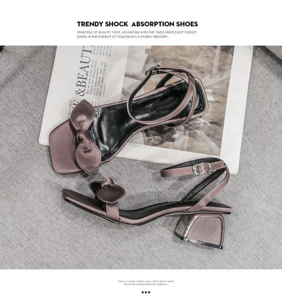 sandals korean version of 2021 summer square toe thick heel women's fashion all-match word buckle bow mid-heel, Black
sandals korean version of 2021 summer square toe thick heel women's fashion all-match word buckle bow mid-heel, Black