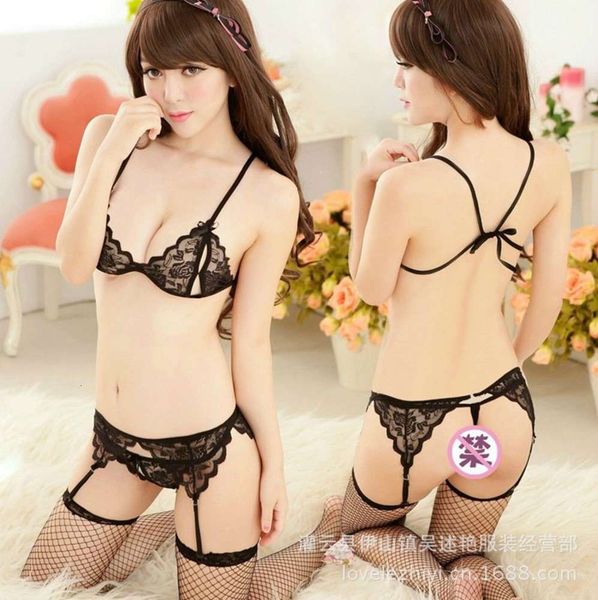 three-point open crotch three-piece garter seduction transparent pajamas suit women's fun underwear, Black;white
three-point open crotch three-piece garter seduction transparent pajamas suit women's fun underwear, Black;white