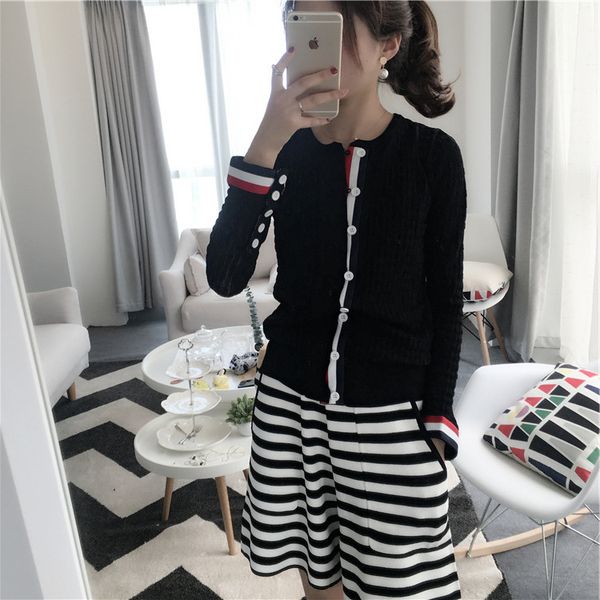spring and summer new knitted cardigan thin coat women's outer sunscreen clothes air conditioning shirt, White
spring and summer new knitted cardigan thin coat women's outer sunscreen clothes air conditioning shirt, White