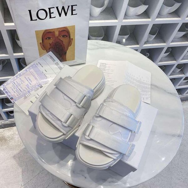 2021 classicsummer sandals coarse heel leather summer suede woman shoes metal buckle parties heels belt buckles lady sandal size 35-40, Black
2021 classicsummer sandals coarse heel leather summer suede woman shoes metal buckle parties heels belt buckles lady sandal size 35-40, Black