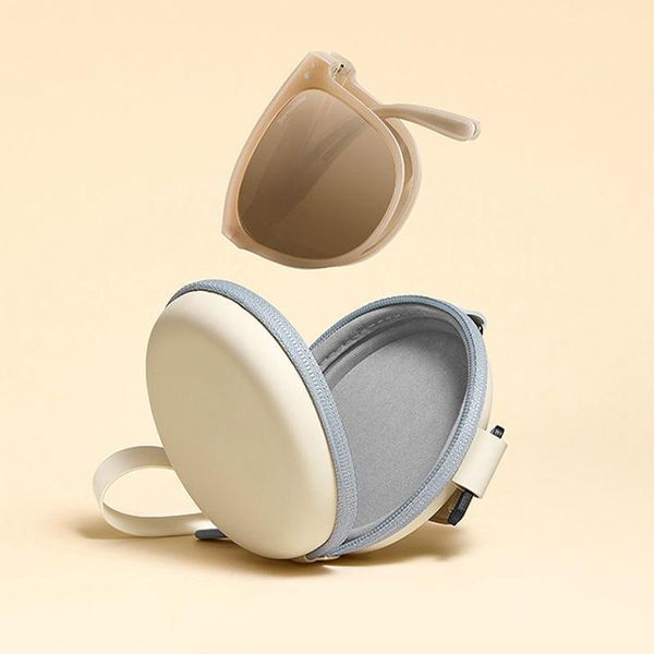 sunglasses foldable with container case 2021 fashion round square women men driving sun glasses portable eyewear, White;black
sunglasses foldable with container case 2021 fashion round square women men driving sun glasses portable eyewear, White;black