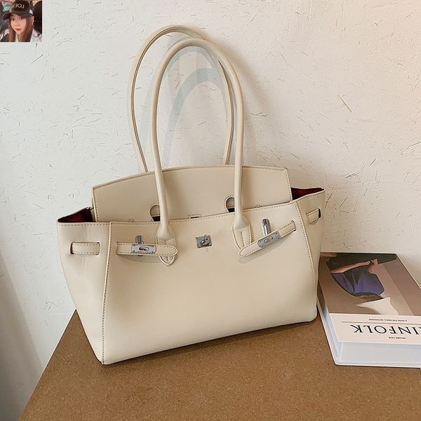women's 2020 new fashion net red same soft skin pure color underarm large capacity portable one shoulder bag
women's 2020 new fashion net red same soft skin pure color underarm large capacity portable one shoulder bag